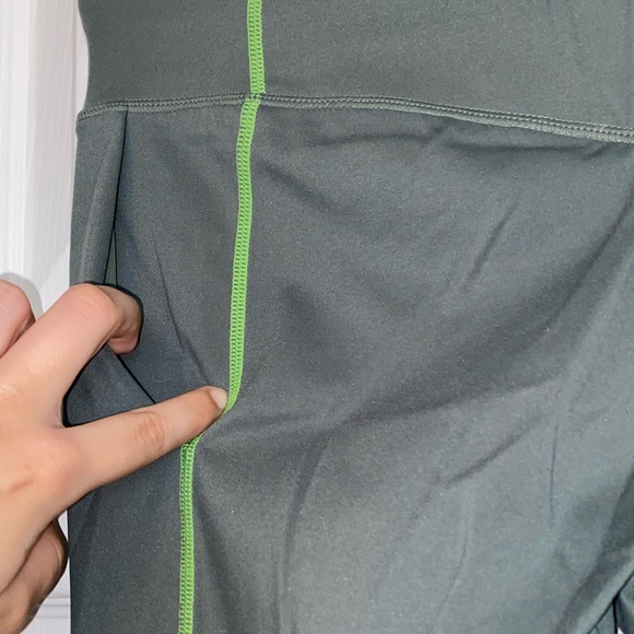 Fabletics Exercise Outfit - Picture 5 of 7